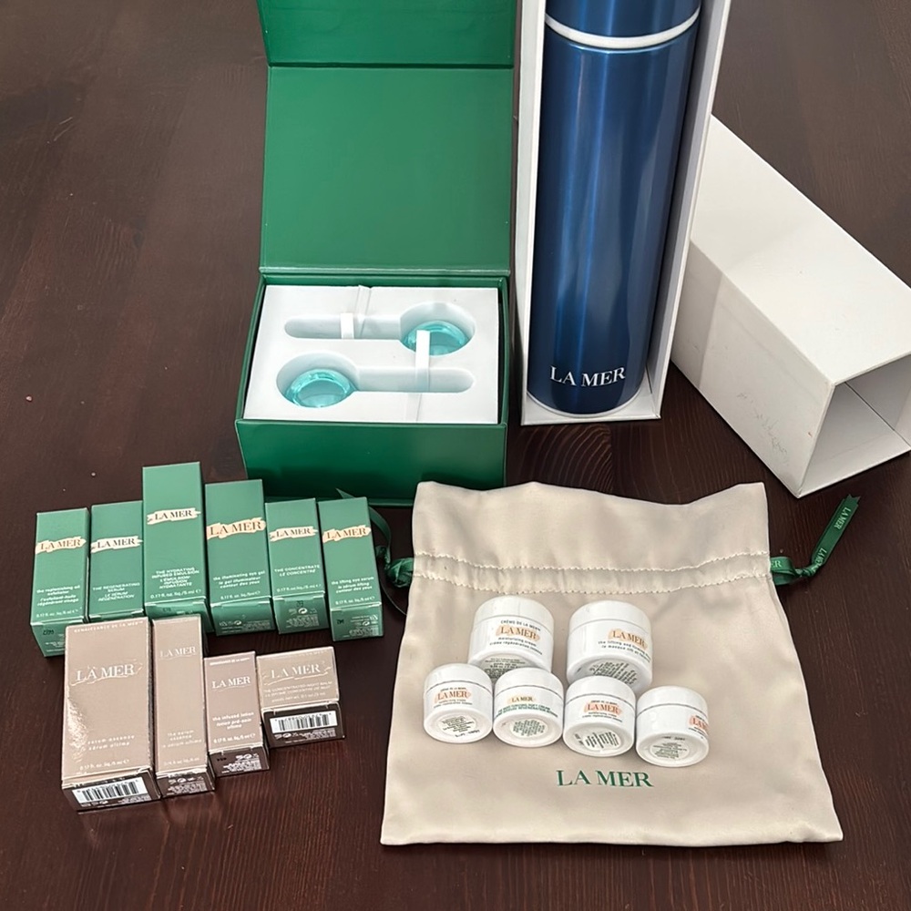 La Mer Skincare Collection with Blue Tumbler